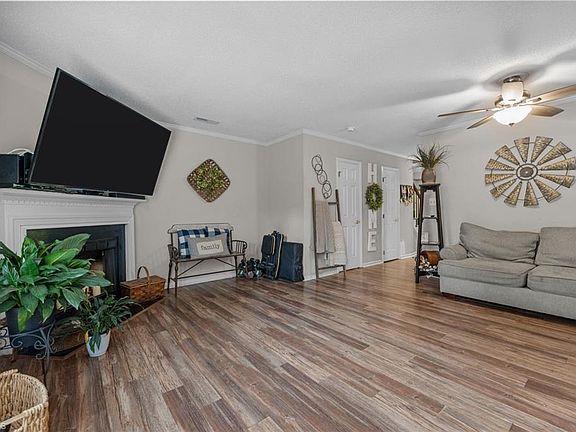 5th image of 4601 Lawndale Dr