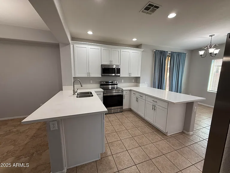 885 E Cherry Hills Dr — Photo 13