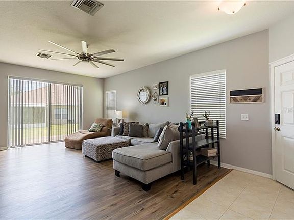 4th image of 6932 Surrey Oak Dr