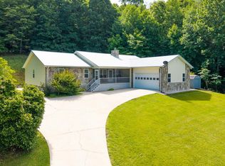 810 Hog Creek Rd, Hiawassee, GA 30546