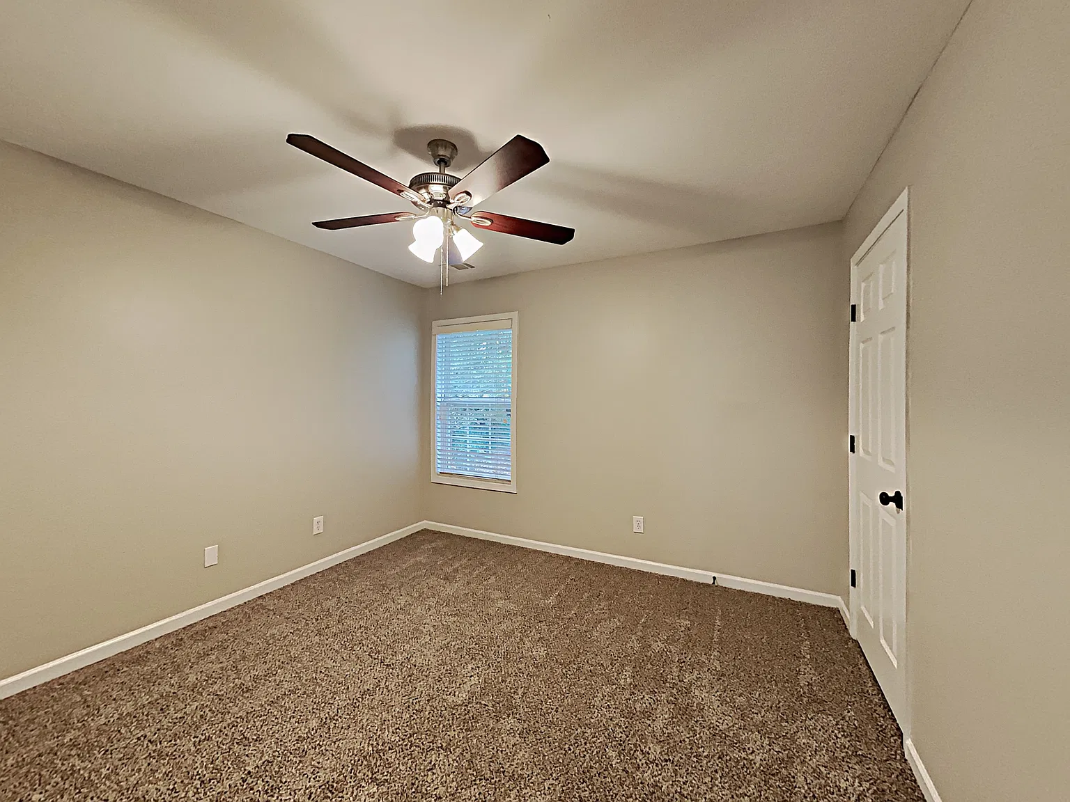 2184 Longmont Drive — Photo 4