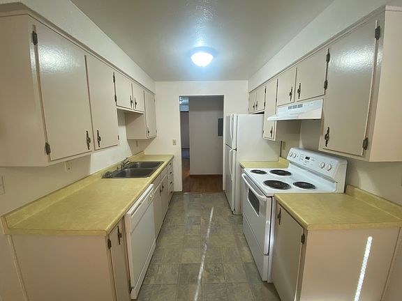 5th image of 3514 Sandra Ave N APT 33