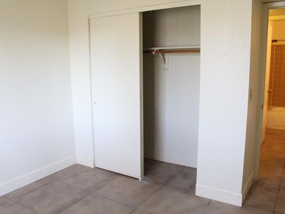3rd image of 142 S Tucson Blvd #6vvpycqwf