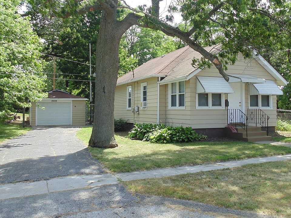 1st image of 2555 Parke St