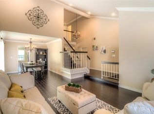 2580 E Lark Ellen Ln, Anaheim, CA 92806