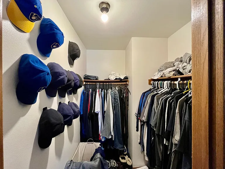 N114W15846 Sylvan Cir — Photo 12
