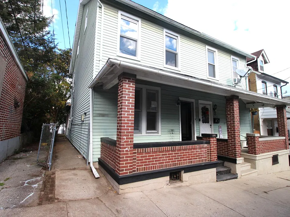 375 W Green St