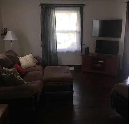 2nd image of 420 Welker St