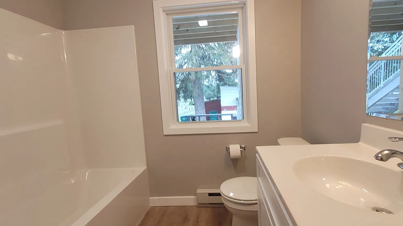 220 Rosedale Ave — Photo 4