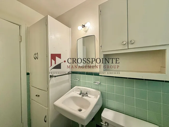 430 E Hudson St — Photo 13