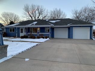 11374 Ridge Dr, Blair, NE 68008