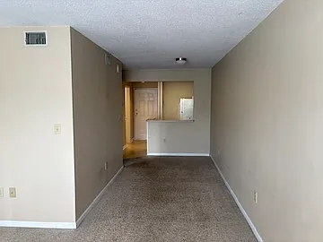 1600 Park Cir #616 — Photo 3