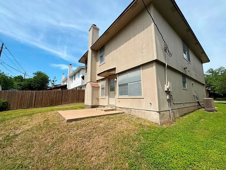 14009 Maricella Ln — Photo 32