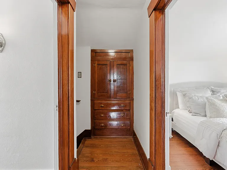 411 N Clifton Ave — Photo 21