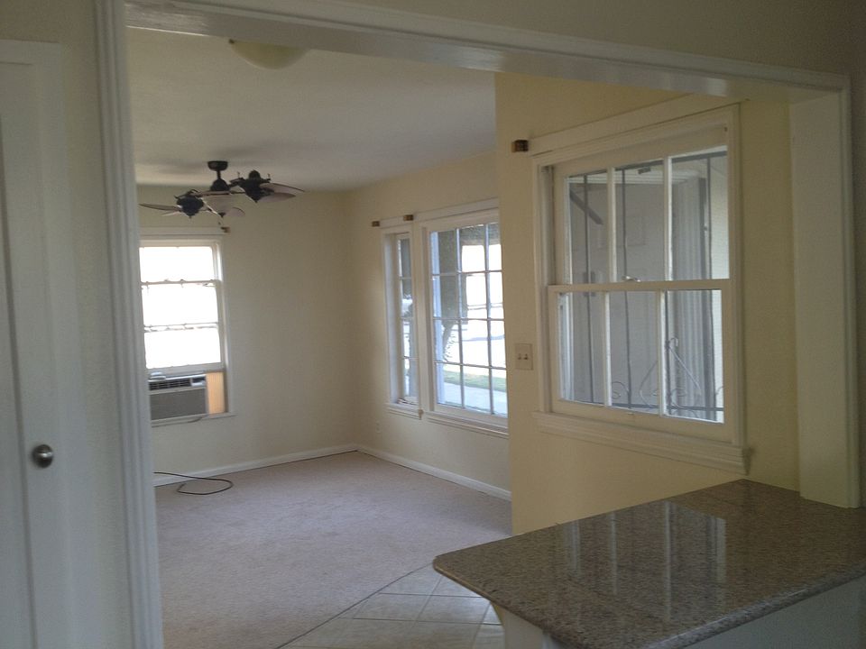 2nd image of 613 N Plum St