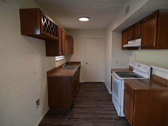 5th image of 8437 Cloverglen Ln
