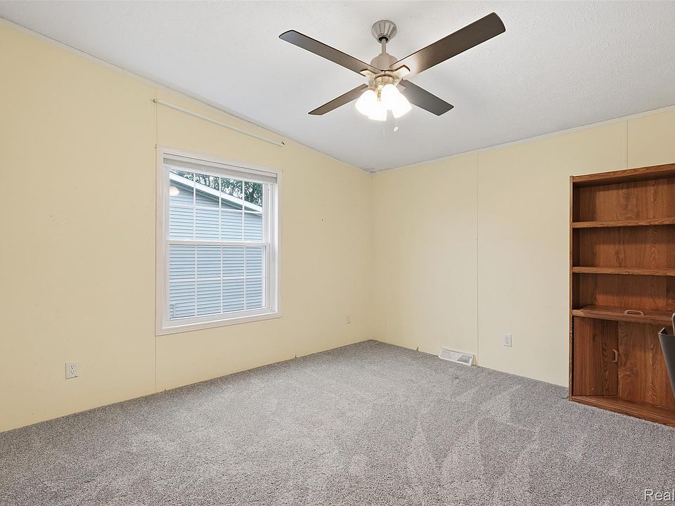 5486 Spring Creek Dr, photo 17