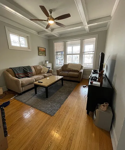 1441 W Berteau Ave #3R — Photo 8