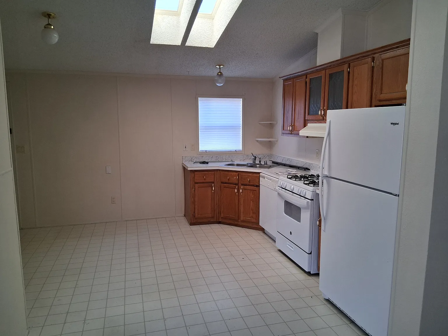 1355 Harding Avenue - B — Photo 2
