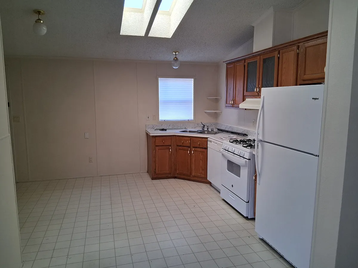 Building Photo - 1355 Harding Ave #B
