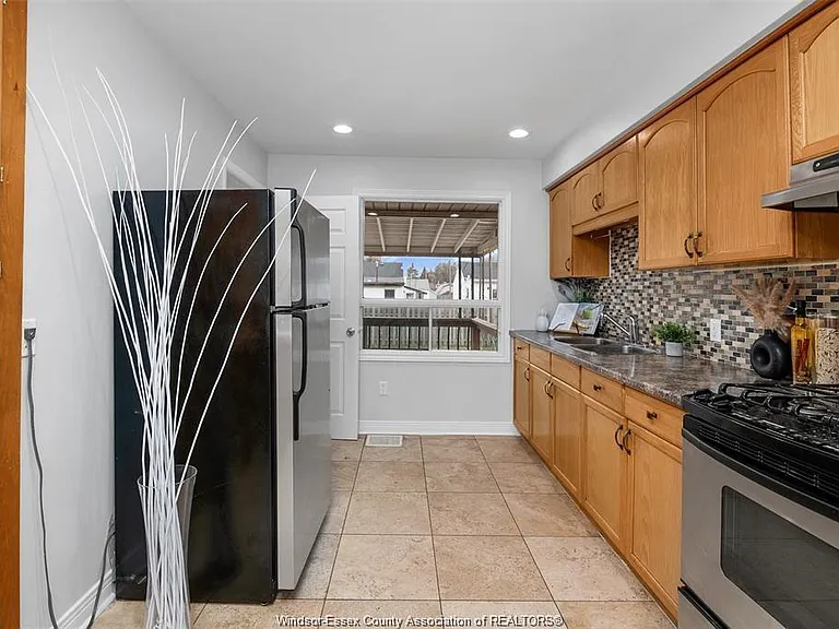1217 Harrison Ave — Photo 8
