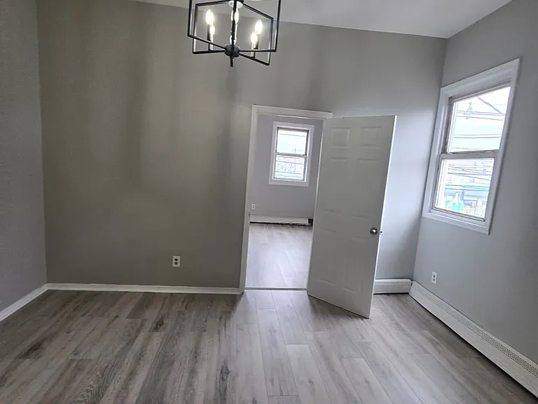 231 3rd St #2A — Photo 3