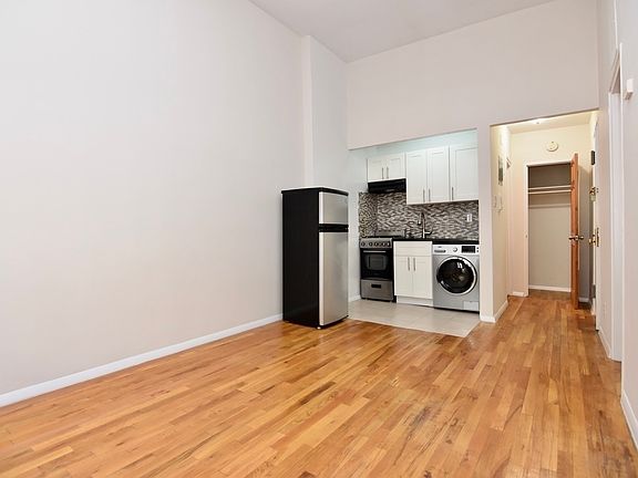 3rd image of 146 W 120th St #3A