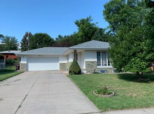 641 Windsor Dr, Lincoln, NE 68528