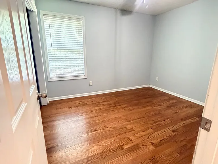 153 Greystone Cir — Photo 22