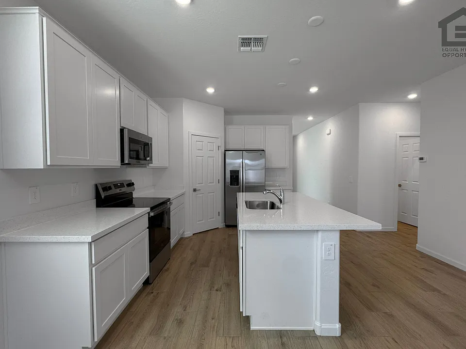 18236 W Avenida Del Sol
