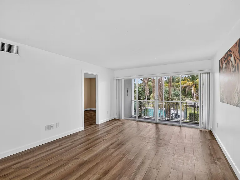 1505 Crescent Cir #B24 — Photo 17