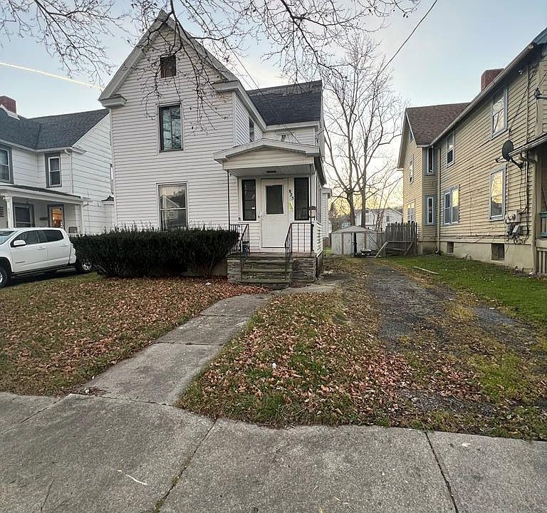 1st image of 823 Johnson St