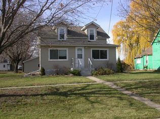 435 1st St SW, Winnebago, MN 56098