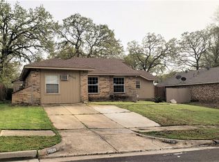 10826 Happy Hollow Ln, Dallas, TX 75217