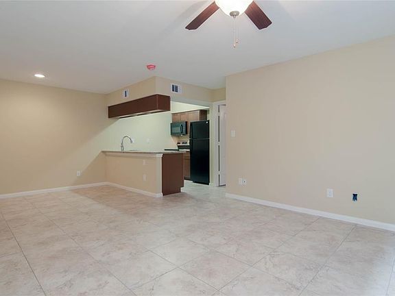 4th image of 5333 Richmond Ave #9