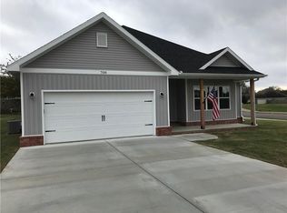708 Teri Dr, Siloam Springs, AR 72761