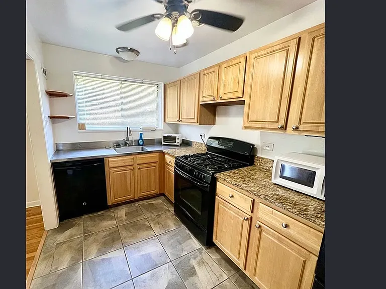 10527 Montrose Ave #104 — Photo 9