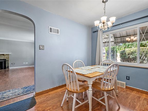 5th image of 2544 Leslie Dr