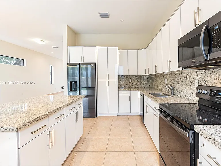 3070 NW 14th St #B — Photo 7