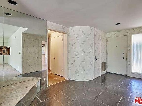 3rd image of 7547 Lolina Ln