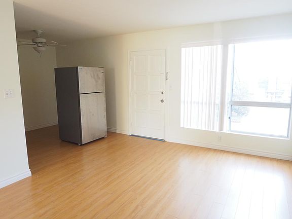2nd image of 4865 Saratoga Ave APT 104
