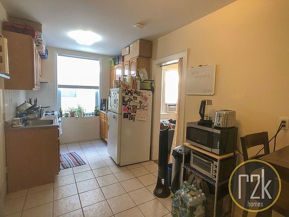 4th image of 32-38 33rd St #1R