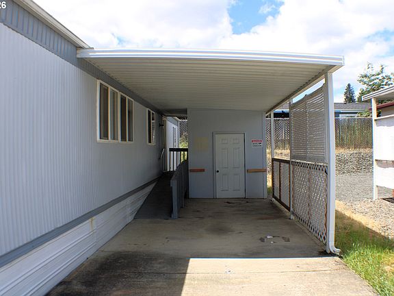 4th image of 228 SE Estate Loop