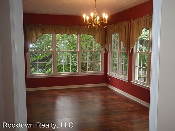 5th image of 734 Woodland Dr