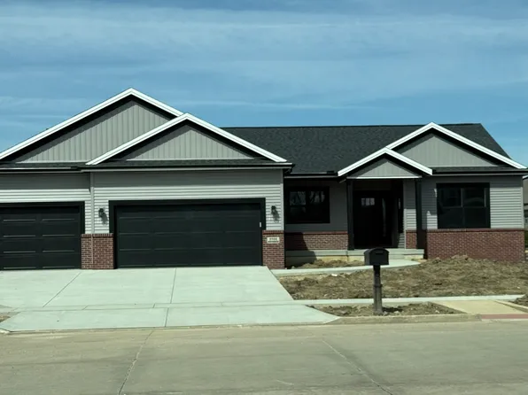 3702 Pamela Dr, Bloomington, IL 61704