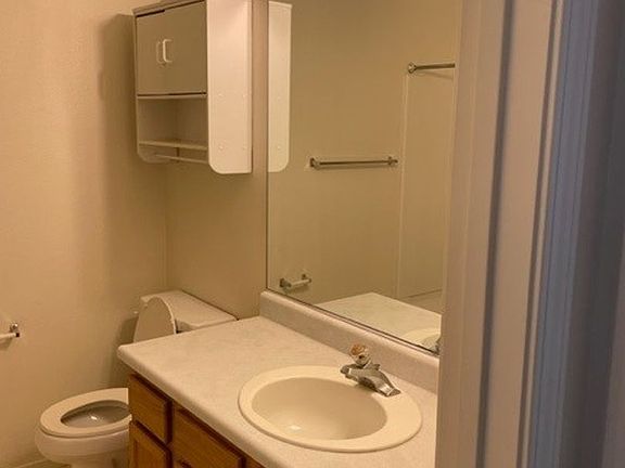 4th image of 4005 Pheasant Dr APT 2