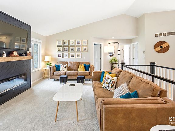 3rd image of 4514 Hidden Ridge Dr