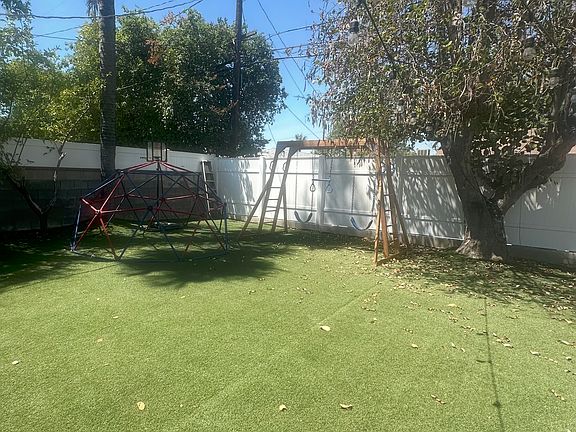 3rd image of 5193 Etiwanda Ave