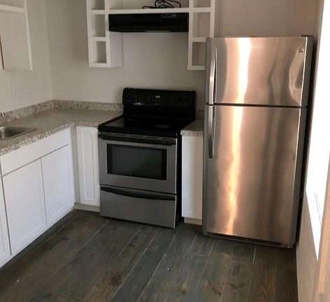 3rd image of 834 D St