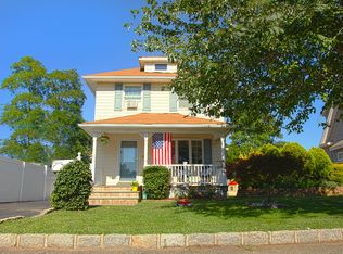 77 Belford Ave, Bay Shore, NY 11706